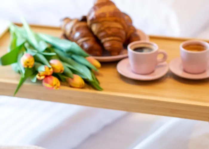 Maya's Flats & 48 - Szafarnia