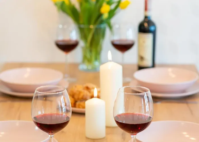 Maya's Flats & 48 - Szafarnia