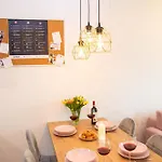 Maya'S Residence 48 - Szafarnia 公寓