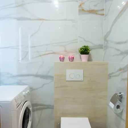 Maya's Flats 48 - Szafarnia, * Gdańsk