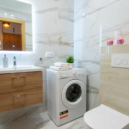 Maya's Flats & 48 - Szafarnia グダニスク