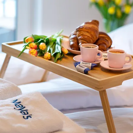 Maya's Flats & 48 - Szafarnia *