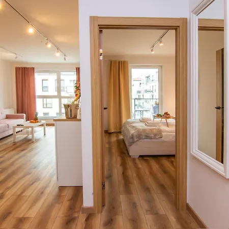 Maya's Flats & 48 - Szafarnia *