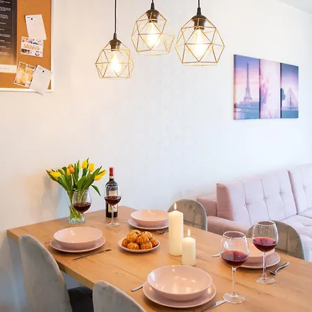 Maya's Flats & 48 - Szafarnia Gdaňsk