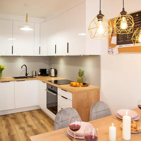 Апартаменты Maya's Flats & 48 - Szafarnia *