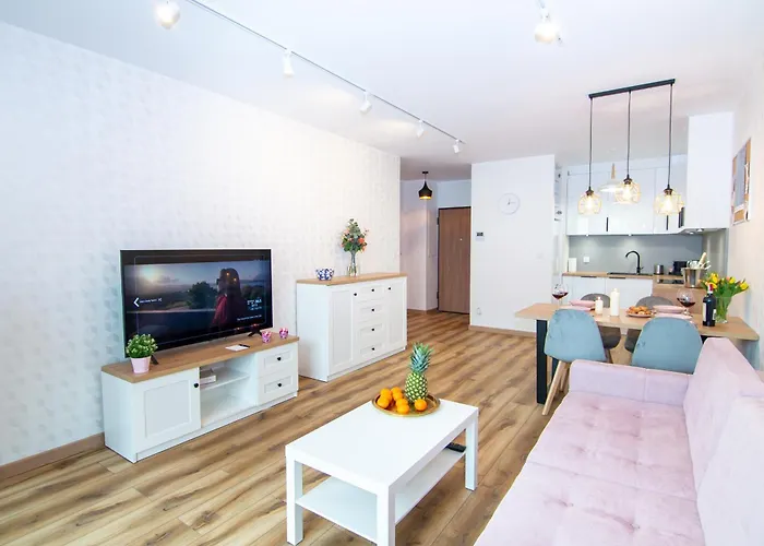 Maya's Flats & 48 - Szafarnia *