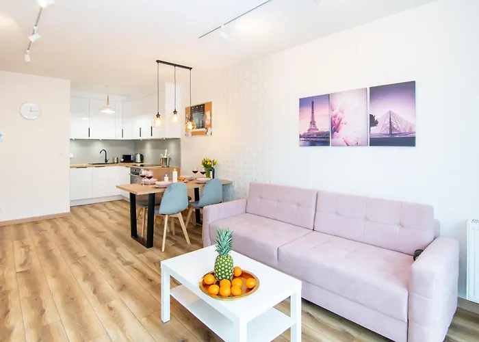 Maya's Flats & 48 - Szafarnia