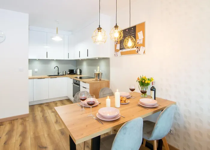 Maya's Flats & 48 - Szafarnia