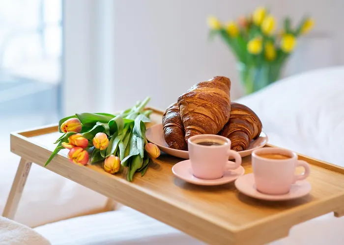 Maya's Flats & 48 - Szafarnia Apartman *