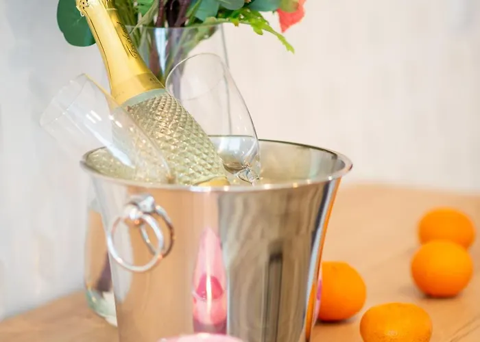 Maya's Flats & 48 - Szafarnia Lägenhet